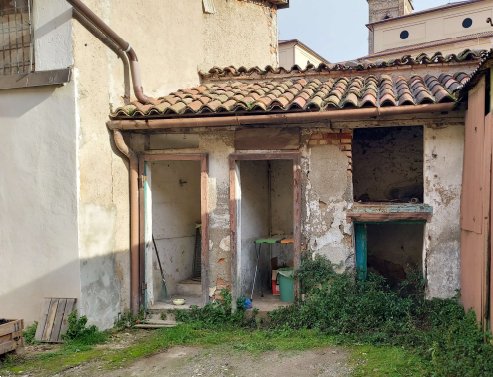 locale di sgombero in vendita a Cassano d'Adda