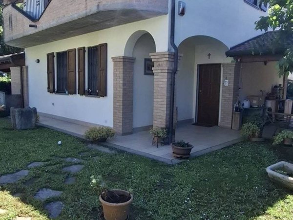 casa indipendente in vendita a Cassano d'Adda