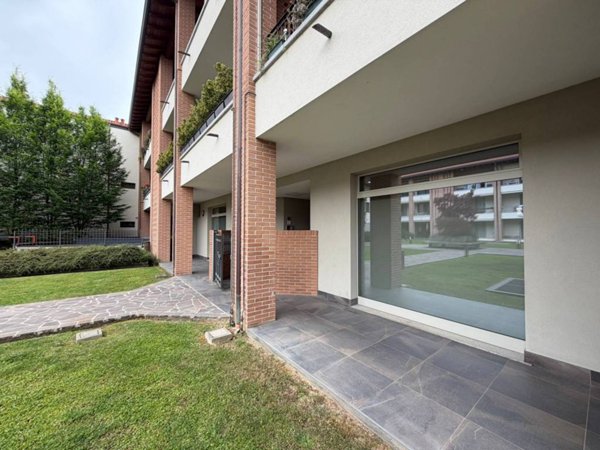 negozio in vendita a Cassano d'Adda in zona Groppello d'Adda