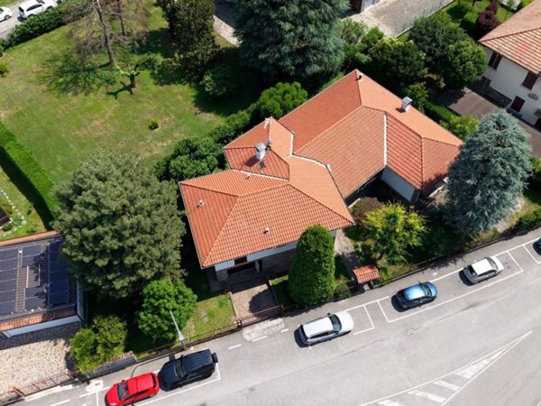 casa indipendente in vendita a Cassano d'Adda in zona Groppello d'Adda