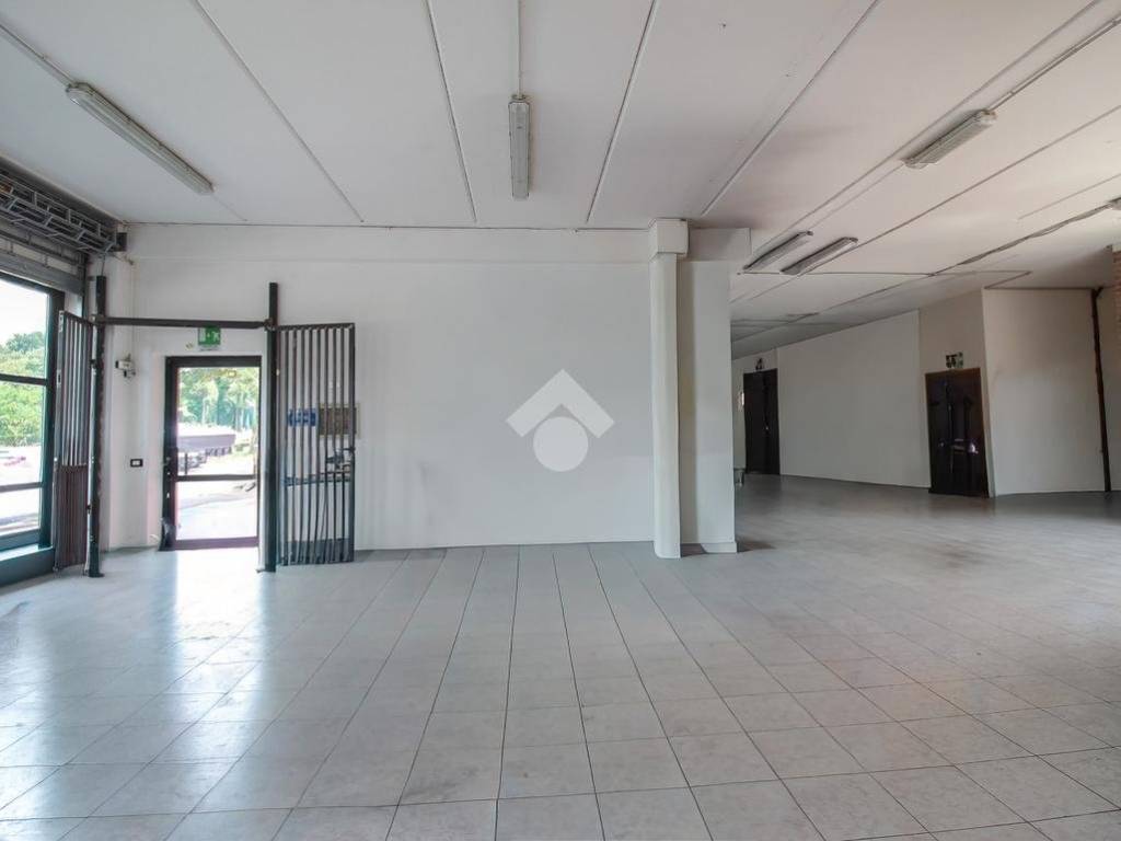 ufficio in vendita a Cassano d'Adda in zona Groppello d'Adda