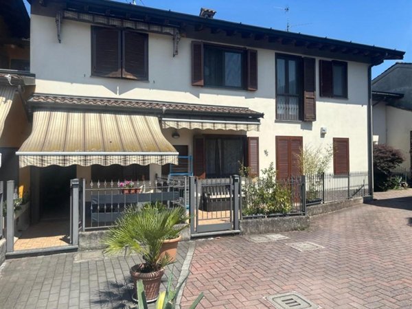 casa indipendente in vendita a Cassano d'Adda