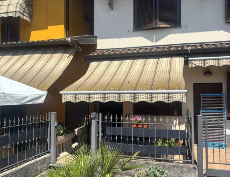 casa indipendente in vendita a Cassano d'Adda in zona Groppello d'Adda