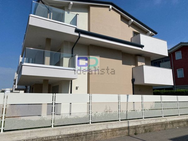 appartamento in vendita a Cassano d'Adda in zona Groppello d'Adda