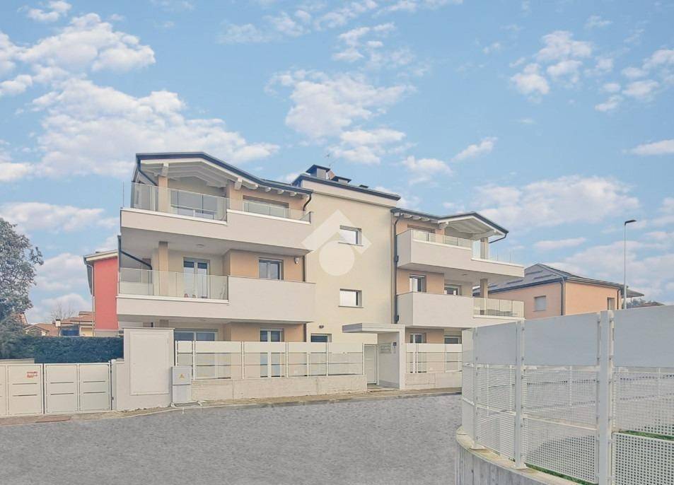 appartamento in vendita a Cassano d'Adda in zona Groppello d'Adda