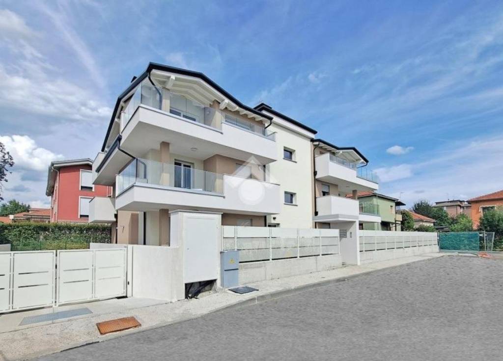 appartamento in vendita a Cassano d'Adda in zona Groppello d'Adda