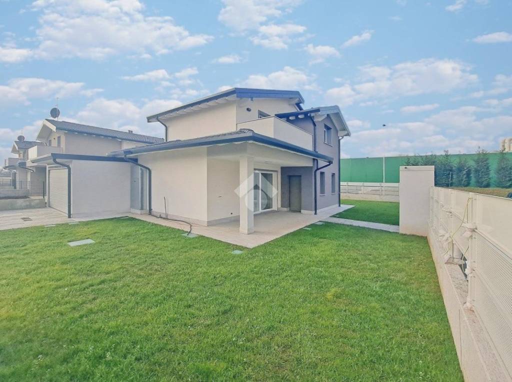 casa indipendente in vendita a Cassano d'Adda in zona Groppello d'Adda