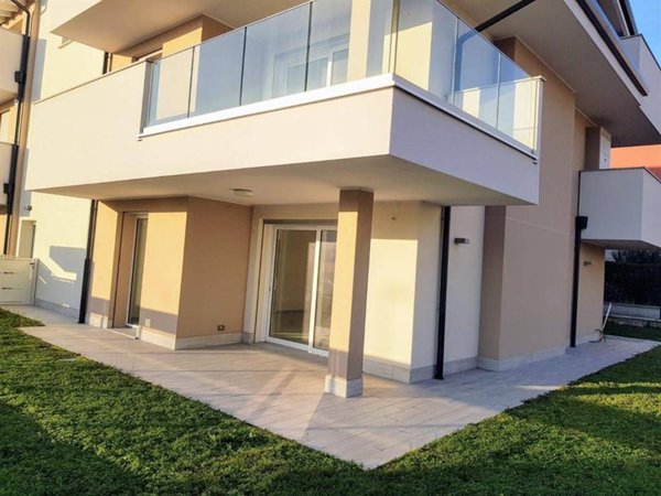 appartamento in vendita a Cassano d'Adda in zona Groppello d'Adda