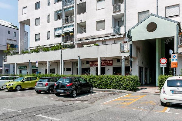 negozio in vendita a Cassano d'Adda in zona Groppello d'Adda