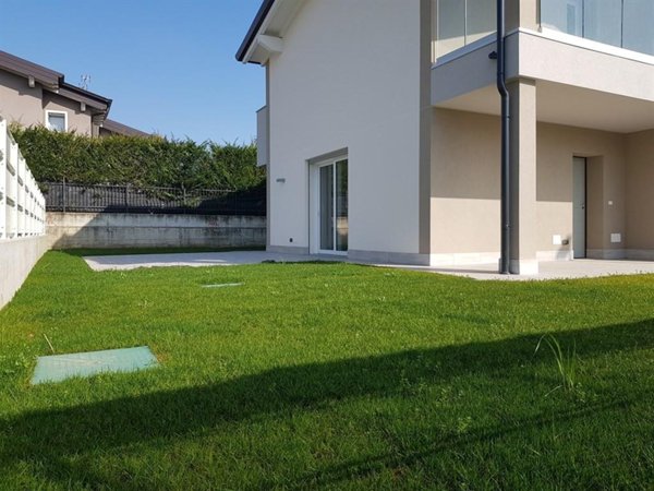 casa indipendente in vendita a Cassano d'Adda