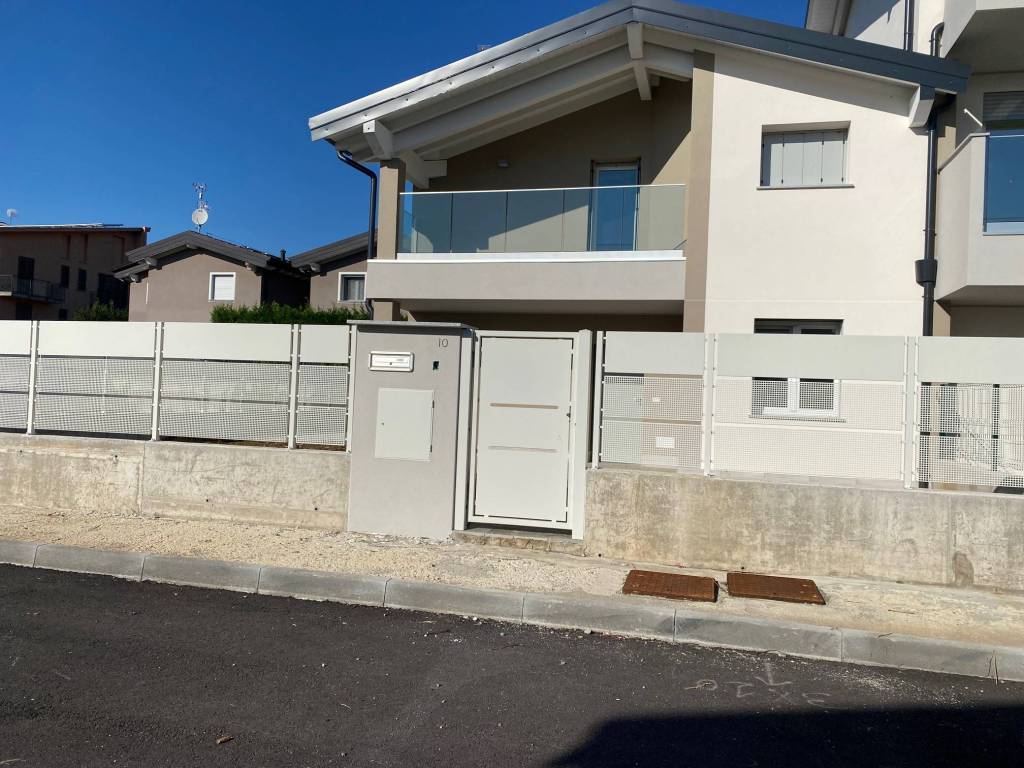 casa indipendente in vendita a Cassano d'Adda in zona Groppello d'Adda