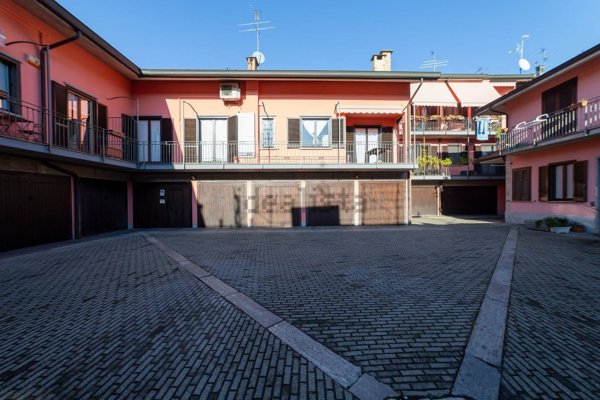 appartamento in vendita a Cassano d'Adda in zona Groppello d'Adda