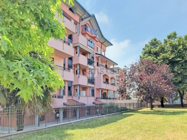 appartamento in vendita a Cassano d'Adda in zona Groppello d'Adda