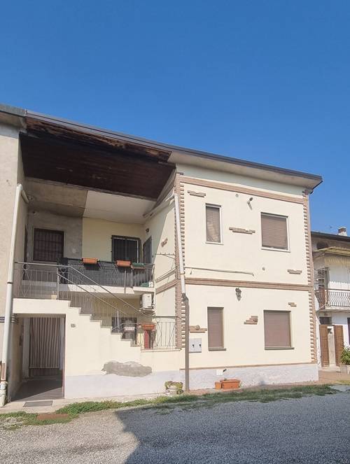 appartamento in vendita a Cassano d'Adda in zona Groppello d'Adda