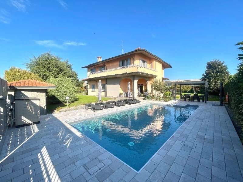 casa indipendente in vendita a Cassano d'Adda in zona Groppello d'Adda
