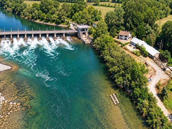 casa indipendente in vendita a Cassano d'Adda in zona Cascine San Pietro