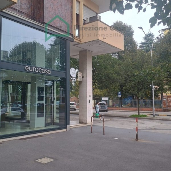 negozio in vendita a Cassina de' Pecchi