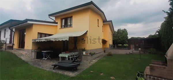 casa indipendente in vendita a Cassina de' Pecchi