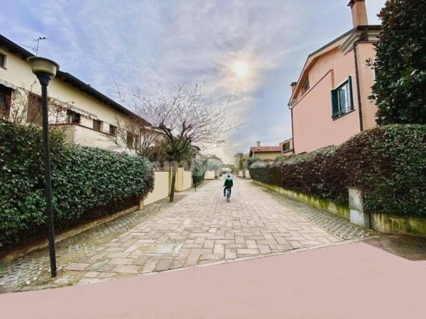 appartamento in vendita a Cassina de' Pecchi in zona Sant'Agata Martesana
