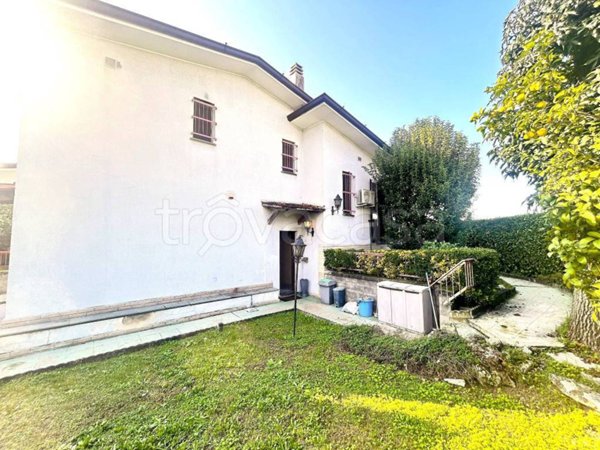 casa indipendente in vendita a Cassina de' Pecchi