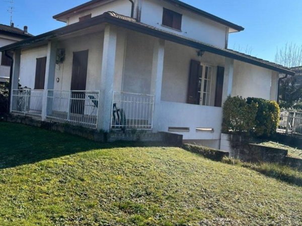 casa indipendente in vendita a Cassina de' Pecchi