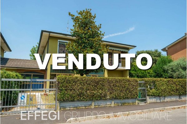 casa indipendente in vendita a Cassina de' Pecchi