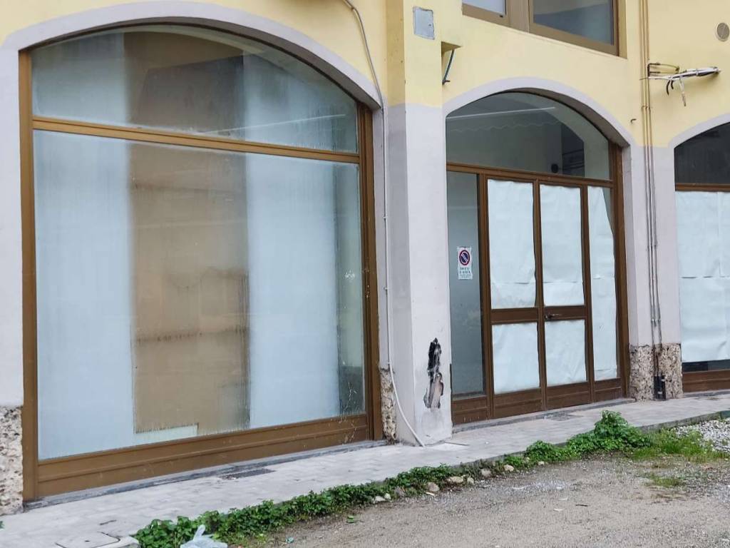 negozio in vendita a Cassina de' Pecchi