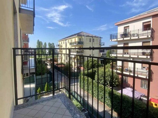 appartamento in vendita a Cassina de' Pecchi in zona Sant'Agata Martesana