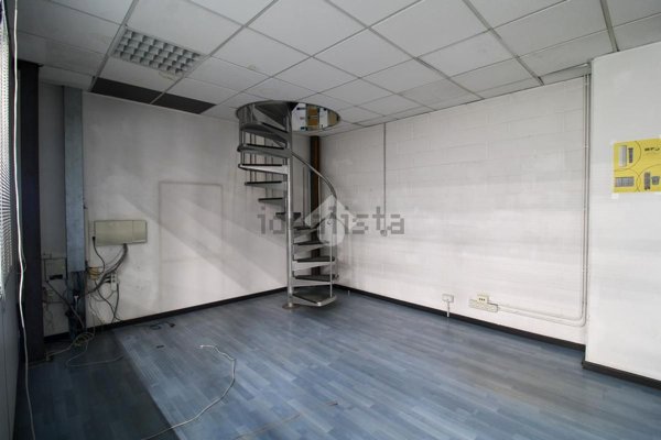 capannone in vendita a Cassina de' Pecchi