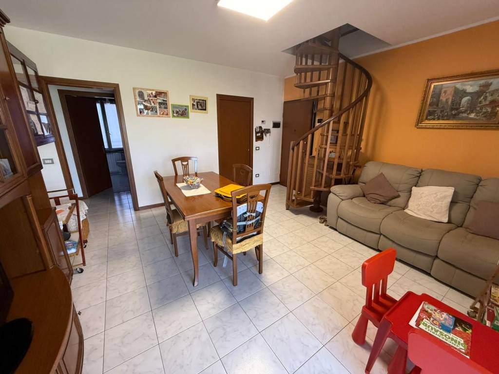 appartamento in vendita a Cassina de' Pecchi in zona Sant'Agata Martesana