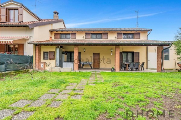 casa indipendente in vendita a Cassina de' Pecchi