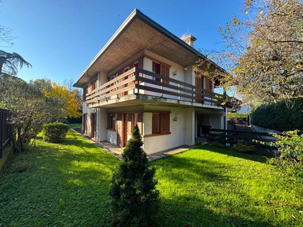 casa indipendente in vendita a Cassina de' Pecchi