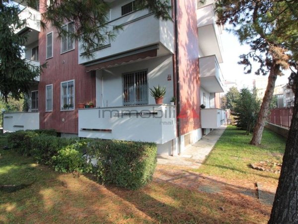 negozio in vendita a Cassina de' Pecchi