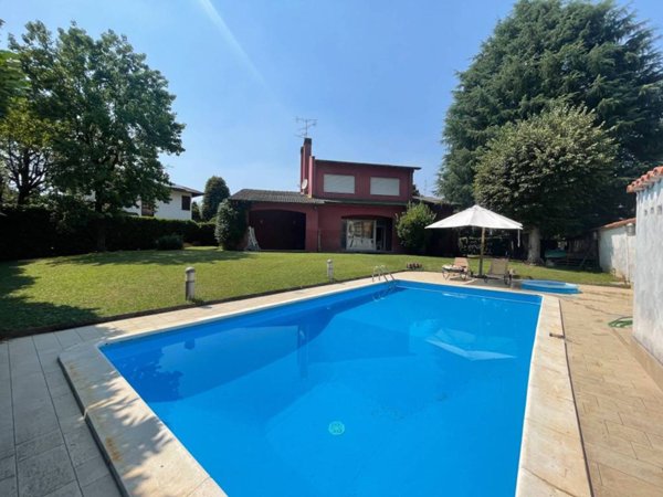 casa indipendente in vendita a Cassina de' Pecchi