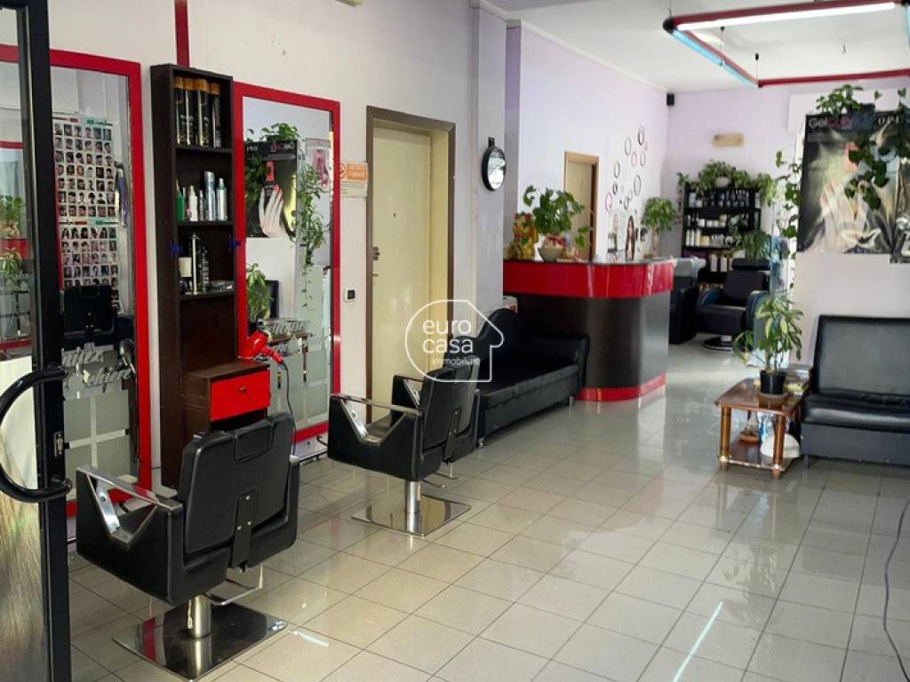 negozio in vendita a Cassina de' Pecchi