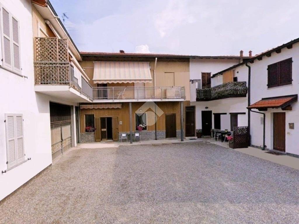 appartamento in vendita a Cassina de' Pecchi in zona Sant'Agata Martesana