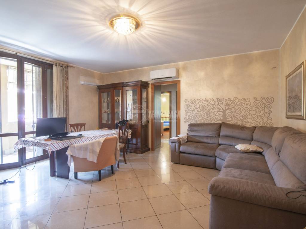 appartamento in vendita a Cassina de' Pecchi in zona Sant'Agata Martesana