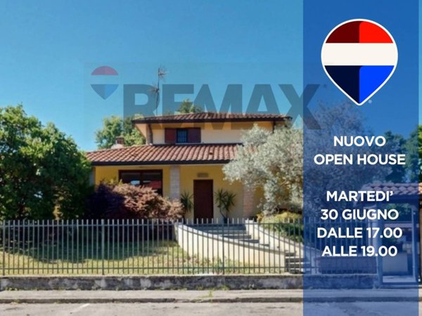 casa indipendente in vendita a Cassina de' Pecchi in zona Sant'Agata Martesana