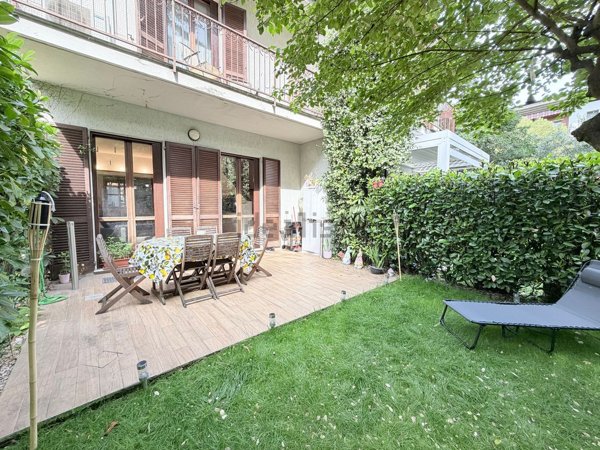 casa indipendente in vendita a Cassina de' Pecchi in zona Sant'Agata Martesana