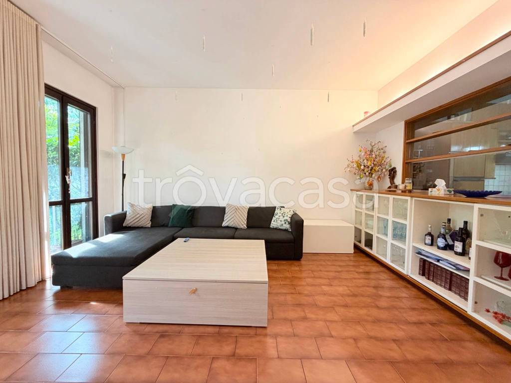 casa indipendente in vendita a Cassina de' Pecchi in zona Sant'Agata Martesana
