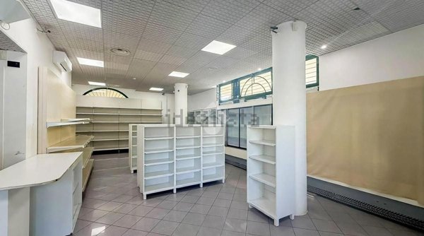 ufficio in vendita a Cassina de' Pecchi in zona Sant'Agata Martesana