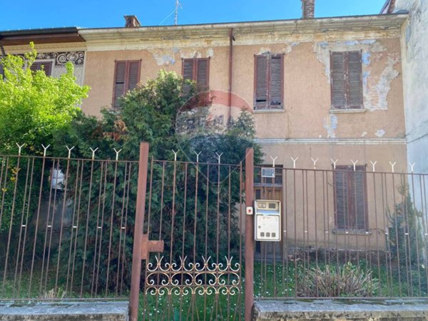 casa indipendente in vendita a Cassinetta di Lugagnano