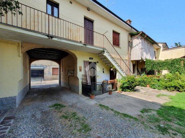 appartamento in vendita a Cassinetta di Lugagnano