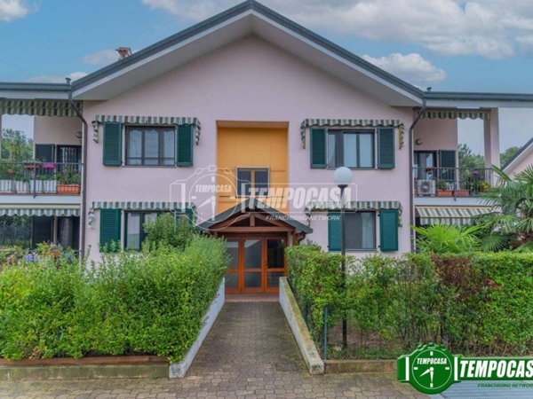 appartamento in vendita a Cassinetta di Lugagnano