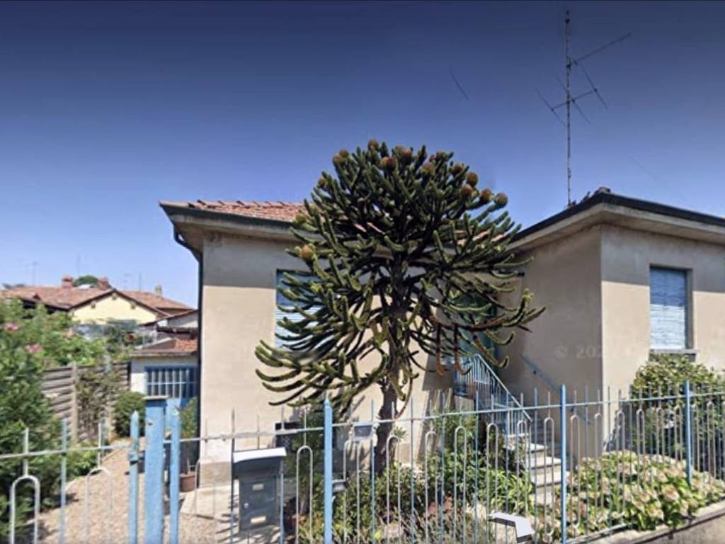 casa indipendente in vendita a Cassinetta di Lugagnano