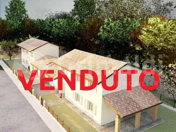 casa indipendente in vendita a Cassinetta di Lugagnano