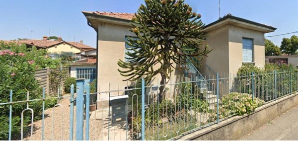 casa indipendente in vendita a Cassinetta di Lugagnano