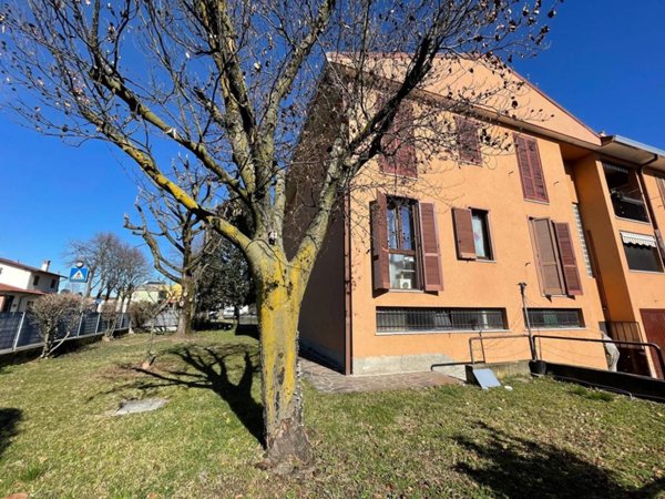 appartamento in vendita a Cassinetta di Lugagnano