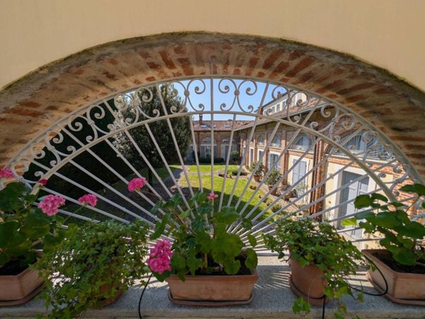 casa indipendente in vendita a Cassinetta di Lugagnano