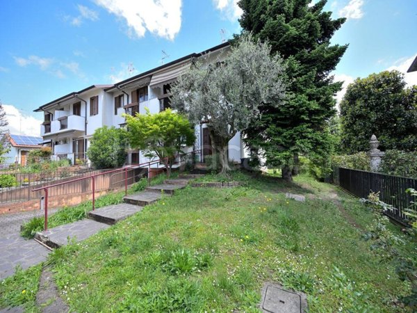 casa indipendente in vendita a Cassinetta di Lugagnano